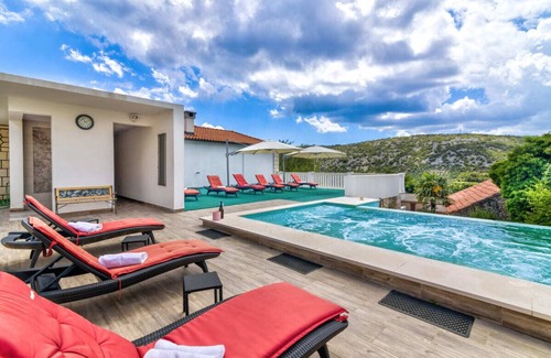 Vinodolska opcina Villa | large stately villa with wellness and heated infinity pool