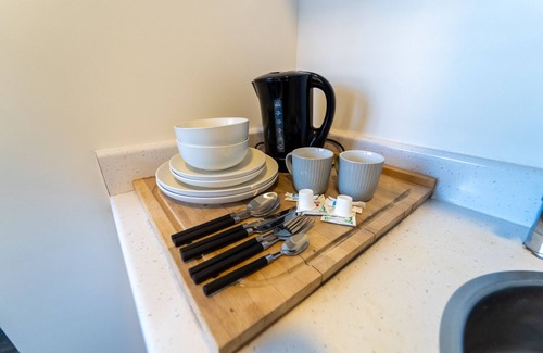 Selly Oak Apartment | Large Studio next to UOB and close to City!