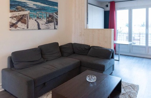 Faubourg de l'Arche Apartment | Large studio with terrace and view of La Défense