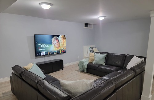 Cambridge House | Large suite with king bed, pool, and parking!