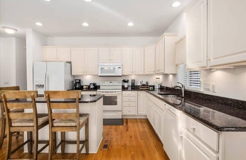 Little Salisbury House | Large Three Bedroom Beach House in Ocean City, MD