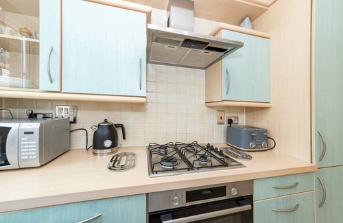 Reading Apartment | Large & Tranquil Riverside Flat with Thames Views - Pass the Keys