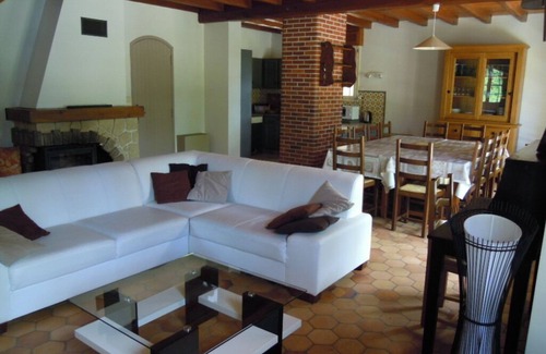 Montpellier de Medillan House | Large vacation home near Royan, quiet pool, large garden