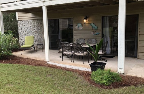 Miramar Beach Villa | Large very comfy pet friendly