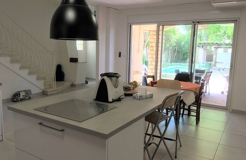 12th Arrondissement Villa | Large villa in Marseille with swimming pool