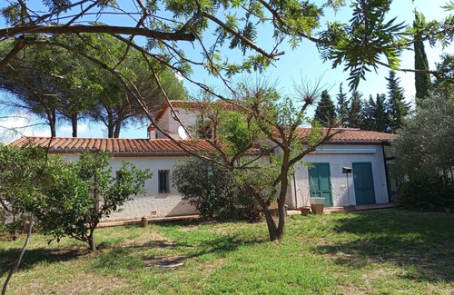 Montescot House | Large villa with 11x5m pool in 7700 M2 grounds. Veranda and multiple terraces.