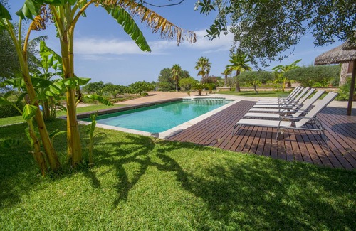 Campos Ski Chalet | Large villa with pool and garden to enjoy with family and friends