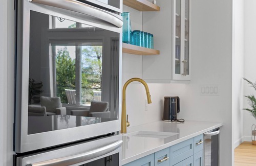 Northern Bruce Peninsula Cottage | Largest Luxury Private Beachfront in Tobermory with Hot tub!