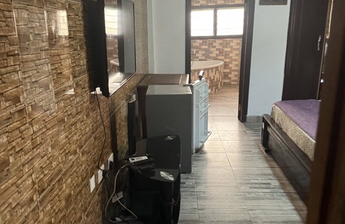 Kumasi House | LaRosa Executive Guest House