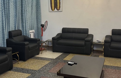 Kumasi House | LaRosa Executive Guest House