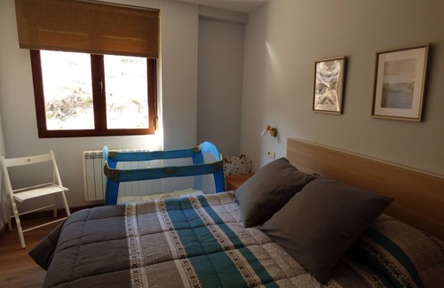 Camarena de la Sierra Apartment | Las Eras Apartment 15 minutes from the ski slopes of Javalambre