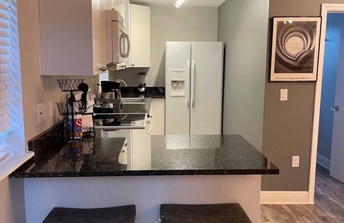 Colee Hammock Apartment | Las Olas 2 Bedroom Apt.: Walking to Beach, Dining and Nightlife!
