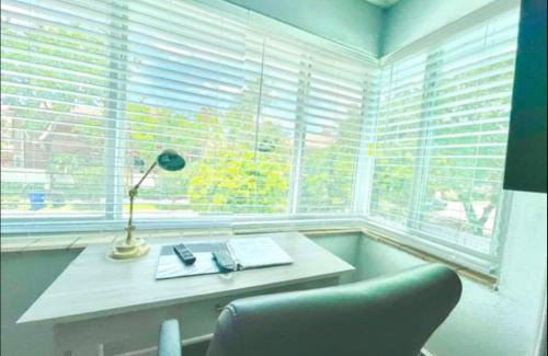 Victoria Park Apartment | Las Olas Oasis, Pool, Parking, Central and Cozy!
