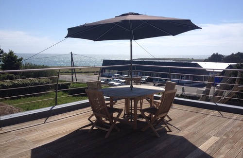 Tregunc Villa | LAST MINUTE OFFER Contemporary villa with sea view and heated pool