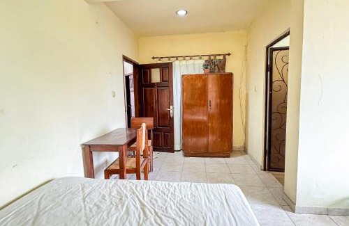Serpong Hotel | Lathysha Guest House Syariah Mitra RedDoorz