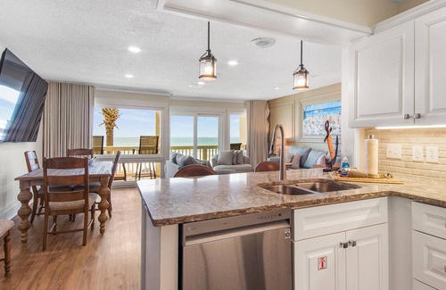 Fort Bay Condo | Latitude 30! Spectacular oceanfront views!1BD/2BA. Sleeps 6