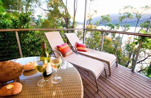 Bar Point House | LATITUDE 33 . arrive by boat . HAWKESBURY RIVER . Private Waterfront W Jetty