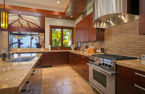 Kaupulehu House | Laueki 5 – Ocean View Estate | Onsite Staff & Daily Housekeeping