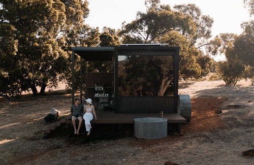 Muchea Cabin | Lauren the tiny cabin in Chittering