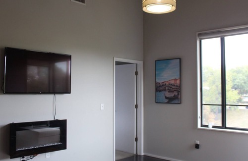 Hanover Place Condo | Lavish Condo 2bed 2bath minutes from Downtown