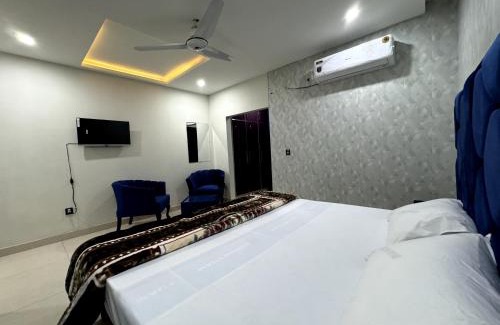 Fatehjang House | Lavish Guest Line
