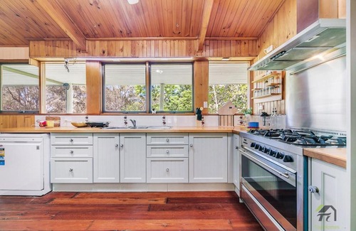 Kurrajong House | Lavish Lodge with 6 bedrooms in Kurrajong