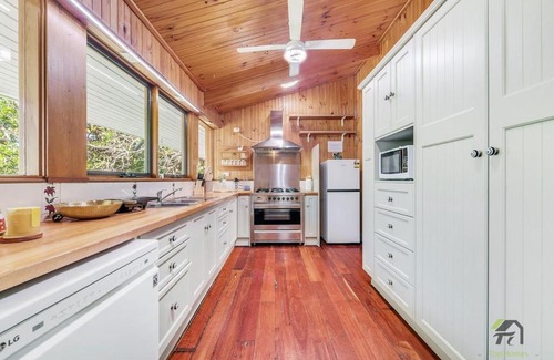 Kurrajong House | Lavish Lodge with 6 bedrooms in Kurrajong