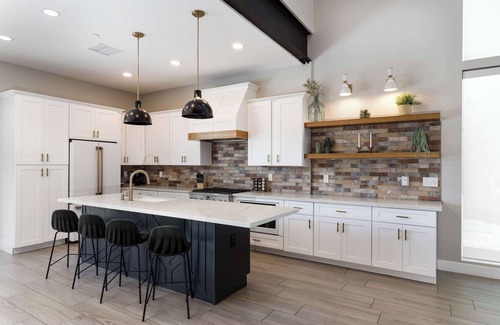 Southwest Village House | Lavish Luxuries - Pool/Hottub, Walk To Old Town!