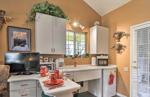 Sonora House | Lavish Sonora Suite on 10 Acres w/ Shared Pool!
