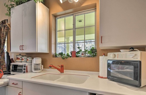 Sonora House | Lavish Sonora Suite on 10 Acres w/ Shared Pool!
