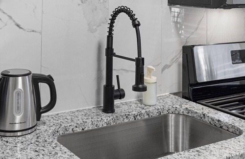 Lawrenceville Apartment | Lawrenceville/Central @4 Quiet Stylish 1BD w/Prkg