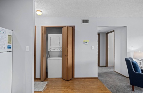 Osage Beach Condo | Lazy B-01 Lazy Days Condos a Great Location For Large Family Get Together!