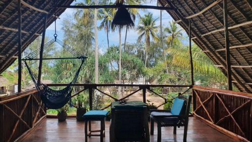 Kiwengwa Bed & Breakfast | Lazy Beach House