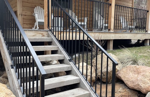 Bozeman Cabin | Lazy Bear Cabin- 2 bdrm 2 bath. 10min to downtown and convenient to everything.