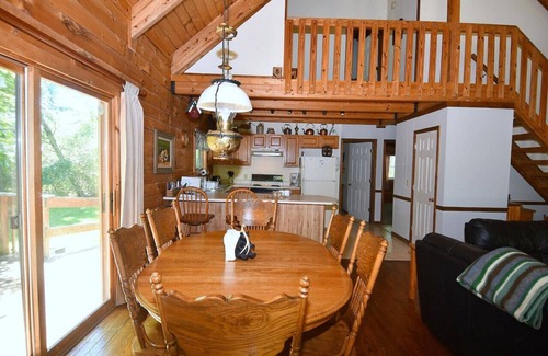 Berkeley Springs House | Lazy Bear Retreat - pet friendly, grill, wifi, fire pit, deck, hiking, fireplace