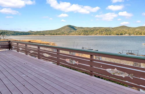 Patton Ski Chalet | Lazy Days- Lakefront Village Retreat- Sun Deck
