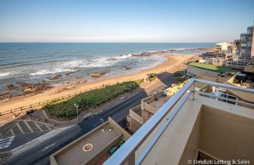 Umdloti Apartment | Lazy Lizard 41 - with Inverter