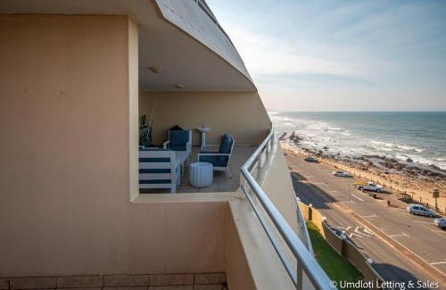 Umdloti Apartment | Lazy Lizard 41 - with Inverter