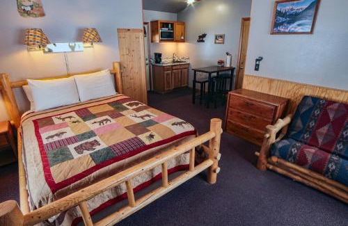 Estes Park House | Lazy R Cottages- 7B cottage
