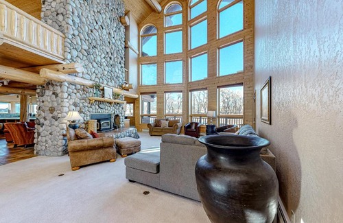 South Fork House | Lazy River Ranch House & Guest House