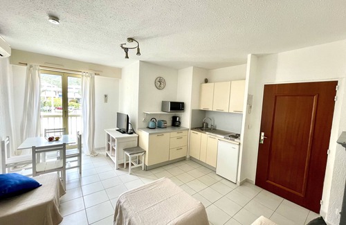 Cavaliere Beach Apartment | Le 28 : Studio climatisé avec accès privé sur plage