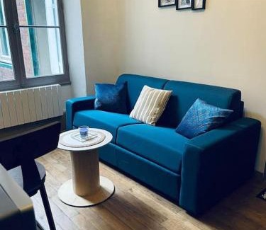 Bourges Apartment | Le Black and White studio centre-ville historique