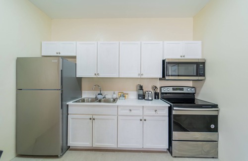Providenciales Bed & Breakfast | Le Bleu Bed and Breakfast