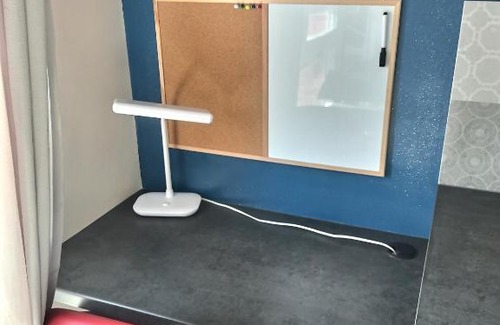 Evreux Apartment | LE BLUE STUDIO GAMBETTA *FACE GARE* PARKING *WIFI*