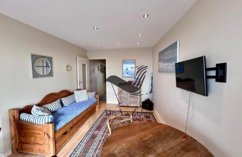 Fouras Apartment | Le Boyard - En plein coeur de ville avec vue sur l'Océan