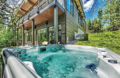 Petite-Riviere-Saint-Francois Ski Chalet | Le Charlevoix - Résidences Boutique.