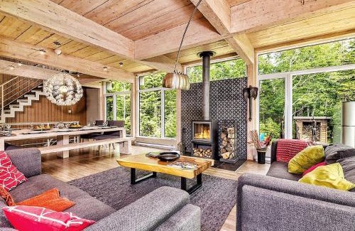 Petite-Riviere-Saint-Francois Ski Chalet | Le Charlevoix - Résidences Boutique.