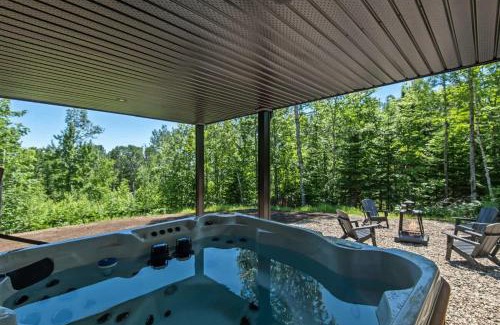 Petite-Riviere-Saint-Francois House | Le Davinci - SPA and mountain
