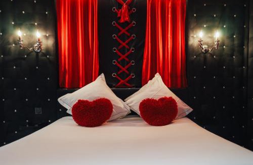 Lyon City Centre Apartment | Le Cabaret Vip SPA