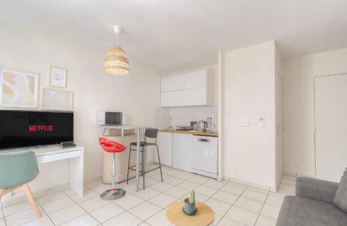 7th Arrondissement Apartment | Le calme et cosy avec parking gratuit